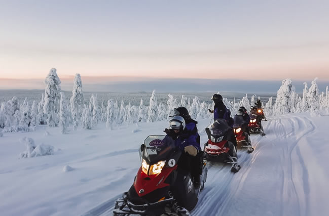 Salla, Laponia, motos de nieve